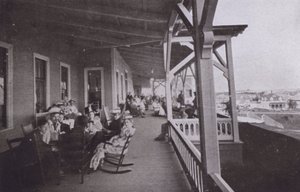 Old Orchard House, Maine: Piazza-Szene von American Photographer (after)