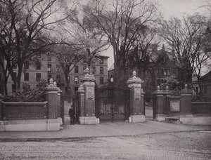 Providence, Rhode Island: Van Wickle Gate, Brown University (Schwarz-Weiß-Foto) von American Photographer (after)