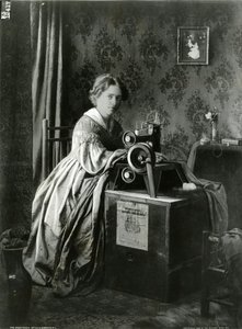 Werbung für Singers Patent-Nähmaschinen, 1899 von American Photographer