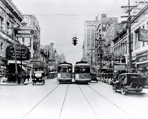 Elm Street, Dallas 1922 von American Photographer