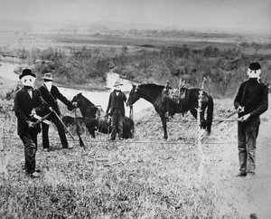 Farmer-Siedler von Nebraska schneiden Zäune von Viehzüchtern in Custer County durch
