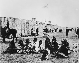 Nordwestliche berittene Polizei in Fort Calgary im Jahr 1876