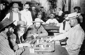 Faro spielen in einem Saloon in Morenci, Arizona Territory
