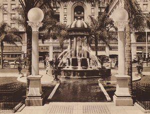 San Diego: Elektrischer Brunnen im Plaza Park, gegenüber dem US Grant Hotel, der Stadt gespendet von Louis J Wilde (s/w Foto) von American Photographer