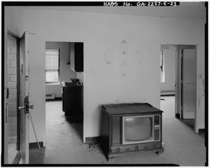Techwood Homes, Gebäude Nr. 3, 559 Techwood Drive & 129-135 Merrit Avenue, Atlanta, Fulton County, GA (s/w Foto)