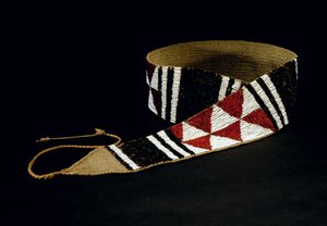 Zeremonieller Gürtel einer Frau, Maidu-Stamm, Kalifornien von American School