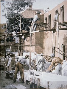 Afroamerikaner bauen eine Erweiterung des Negro Industrial Institute in Tuskegee, Alabama von American School