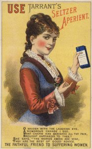 Dame hält Flasche von American School