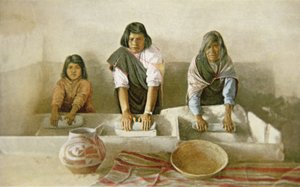 Frauen mahlen Mais, Pueblo von Laguna, ca. 1905
