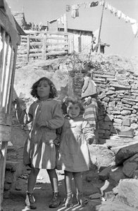 KINDER IN CROTONE von Ando Gilardi