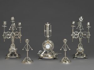 Uhr, Teil eines fünfteiligen Uhrengarniturs von Andre Romain Guilmet