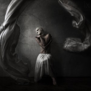 Dramatische eingewickelte Figur