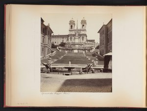 Ansicht der Spanischen Treppe, der Piazza di Spagna und der Trinità dei Monti in Rom, Italien von Anonymous