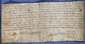 Urkunde von König Karl dem Großen (742-814), die die Abtei Saint Denis von Mautgebühren während der Messe befreit. Ende des 8. Jahrhunderts. Paris, Nationalarchiv