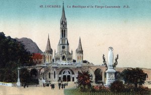 Die Basilika und die gekrönte Jungfrau in Lourdes - Hautes-Pyrénées um 1900.