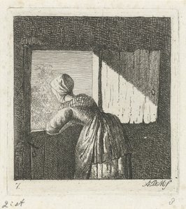 Frau, die sich auf eine Tür lehnt