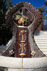Gefliester Brunnen, Park Güell (1900-1914)