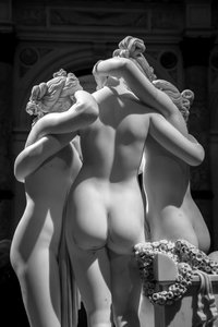 Antonio Canovas Statue Die drei Grazien, 2019