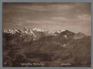 Blick auf die Gspaltenhorn, die Blüemlisalp und die Schilthorn in den Berner Alpen (Panorama der Jungfraukette) von Arthur Gabler
