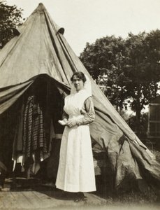 Schwester Ada Smith von der 2nd Australian Casualty Clearing Station in der Nähe von Steenwerck, Trois Arbres, Frankreich, 1916