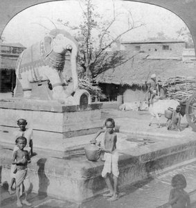 Ein Elefantenbrunnen, Madura, Indien, 1901