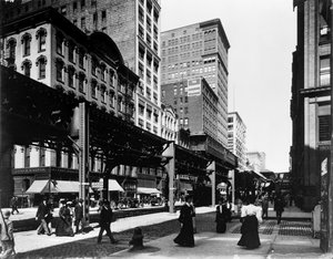 Hochbahngleise in der Wabash Avenue, Chicago, Illinois, USA von Barnes and Crosby