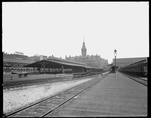 Wells Street Station, Chicago, Illinois, USA, ca. 1905