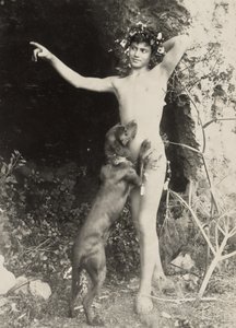 Nackter Jüngling mit Hund