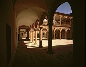 Ansicht der Galerie der Innenhöfe des Krankenhauses, entworfen von Bartolome Bustamante von Bartolome de Bustamante