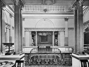 Die große Treppe, Londonderry House, 1908 von Bedford Lemere and Company