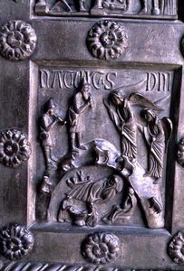 Tafel, die die Geburt Christi von der Porta di S. Ranieri des Südquerhauses darstellt