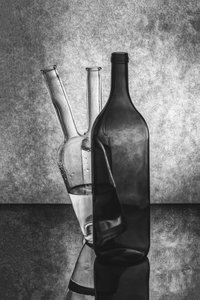 Monochrome Glasflaschen