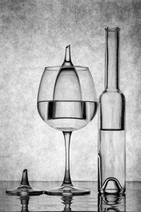 Monochromes Glas Stillleben