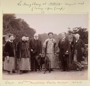 Li Hung Chang in Hatfield (Foreign Office Group), August 1896 von British Photographer