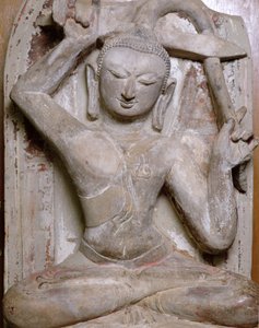 Sitzender Buddha schneidet sich die Haare von Burmese School