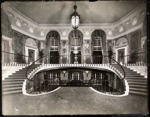 Doppeltreppe im Ritz-Carlton Hotel, 1913 von Byron Company