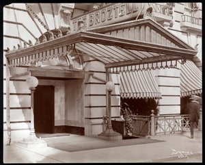 Eingang des Hotel Broztell, 3 East 27th Street, New York, 1906