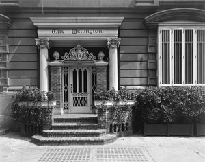 Eingang zum Hotel Wellington, 871 7th Avenue, New York, 1907
