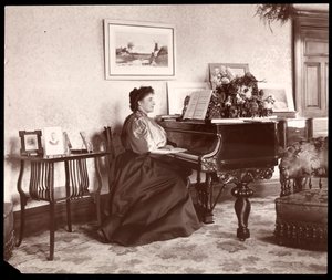 Madame Frances Saville zu Hause, 1895