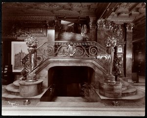 Haupttreppe in der Lobby des Hotel Imperial, 1904