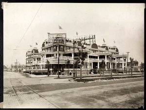 Das Hotel Shelburne an der Sea Breeze Avenue und Ocean Parkway, Coney Island, New York, ca. 1913