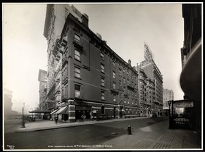 Das Hotel Woodward, Broadway und 55th Street, New York, 1920