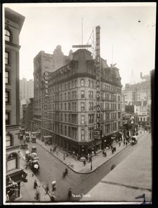 Ansicht des Grand Hotels an der 31st Street und Broadway, New York, ca. 1914 (Silbergelatineabzug)