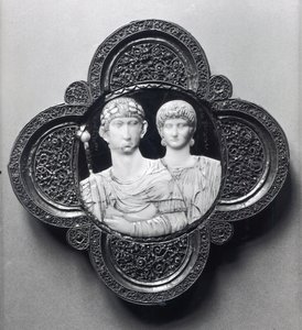 Kamee, die Kaiser Honorius (395-423) und seine Frau Maria darstellt