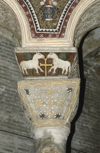 Dekoriertes Kapitell aus dem Inneren von Byzantine School