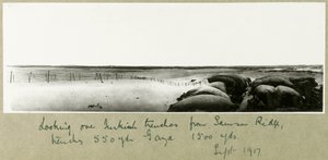 Blick über türkische Schützengräben vom Samson Ridge, September 1917 von Capt. Arthur Rhodes