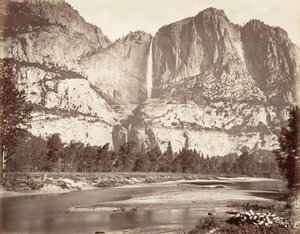 Yosemite Falls, 2.634 Fuß, ca. 1872, gedruckt ca. 1876 von Carleton Emmons Watkins