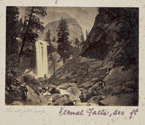 Piwyac - Der Frühlingsfall - 300 Fuß, Yosemite-Tal, Mariposa County, Kalifornien (Nr. 21) von Carleton Watkins