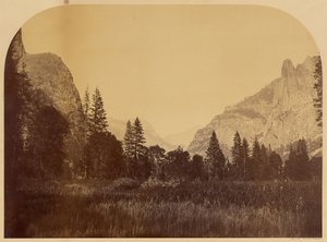 Yosemite, Blick auf den Talboden, mit Sentinel Rock rechts von Carleton Watkins