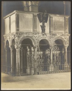 Mailand - Basilika von S. Ambrogio - Ambo und christliches Sarkophag aus dem 6. Jahrhundert